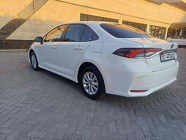 Toyota: Toyota Corolla: 2021 г., 1.8 л, Автомат, Гибрид, Седан — 3