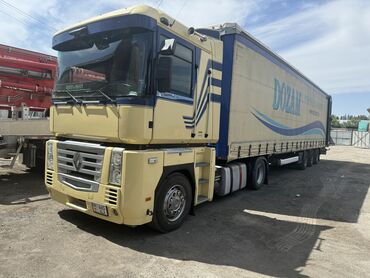 прицепы для грузовых автомобилей б у: Тягач, Renault, 2009 г., Тентованный