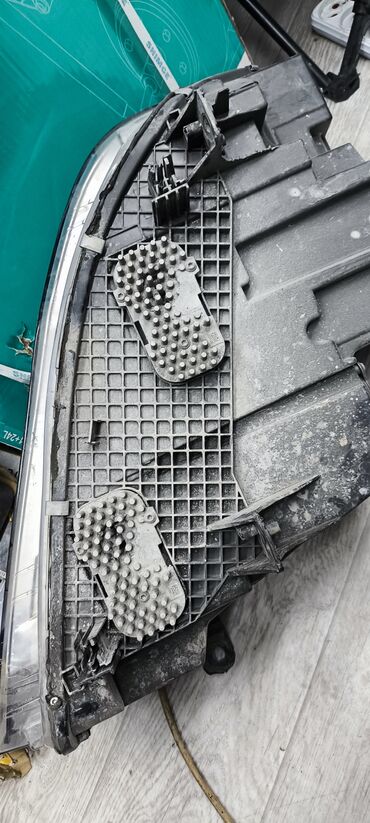 Передние фары: Передняя левая фара BMW Б/у — 6