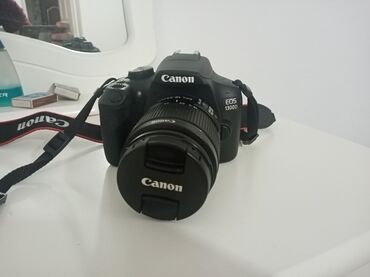 фото оборудование: Продаю фотоаппарат Canon EOS 1300D новый не пользовался, +флешка 32гб