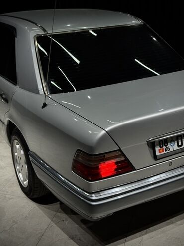 Mercedes-Benz: Mercedes-Benz W124: 1994 г., 2.2 л, Механика, Бензин, Седан — 2