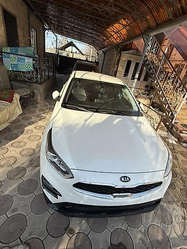 Kia: Kia Cerato: 2021 г., 1.6 л, Вариатор, Бензин, Седан — 4