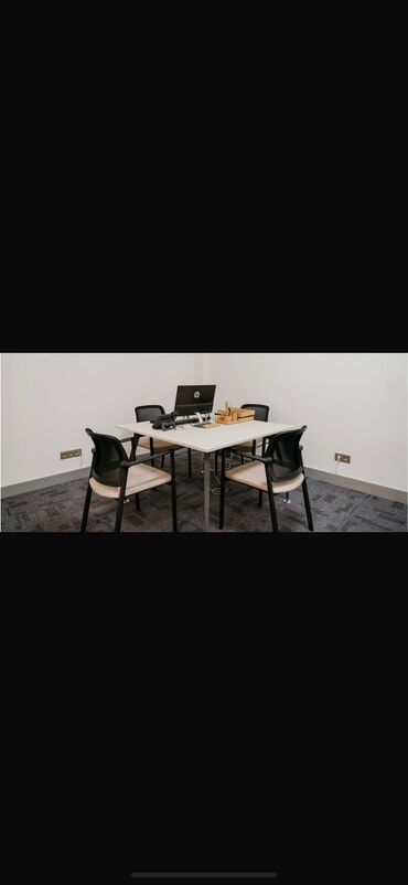 Ofis masaları: Yeni, Konfrans zalı üçün, Kvadrat masa