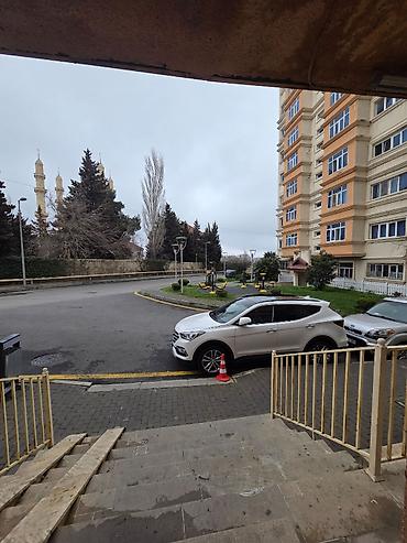 Mənzillər: Bakı, 9-cu mikrorayon, 4 otaqlı, Köhnə tikili, m. Nəsimi, 120 kv. m — 2