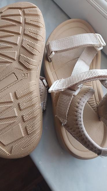 Alt paltarı: Yeni və işlənməmiş qadın sandal model ayaqqabı. 37 razmer, rəngi — 2