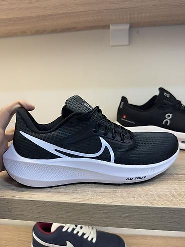 pegas: Мужские кроссовки, 44, Nike, Новый, цвет - Черный, Самовывоз — 1