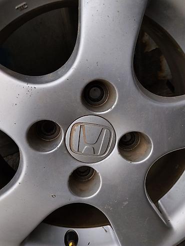 r17 honda: Колеса в сборе R <13, Лето, Б/у, 1 шт, Легковые, Литые, отверстий - 4 — 2