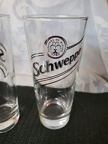casa coca cola: Case nove original Schweppes. Case original Schweppes iz 2000ih — 9