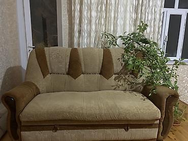 Divanlar: Ikili divan – açılıb‑yığılan, altı sandıqlı - Ölçü: təxmini 2 yerlik — 3