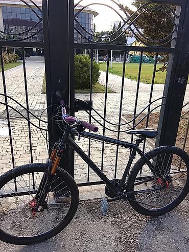 velosiped motor: Disk əyləcli dağ/şəhər tipli velosiped. Qara rəngli çərçivə, bənövşəyi — 5