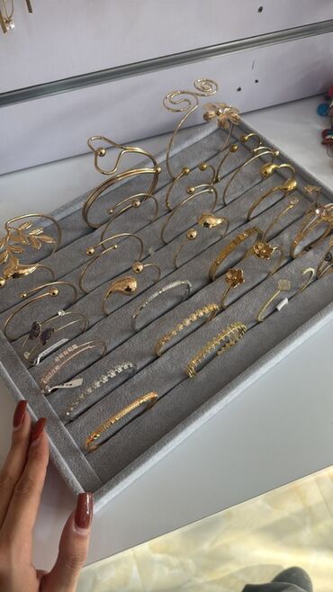 Bijuteriya dəstləri: Qadın bəzək aksesuarları – geniş seçim Məhsullar: - Qızılı tonlarda — 6