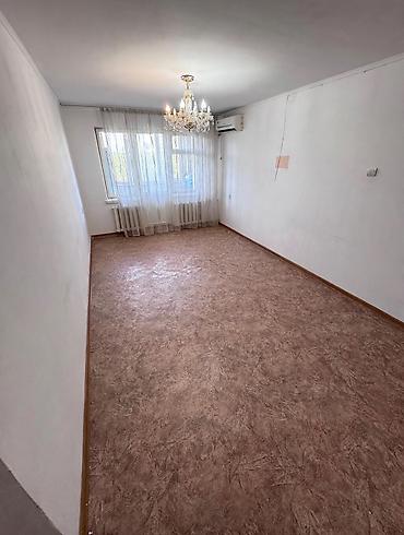 90000: 3 комнаты, 58 м², 8 мкр 104 серия, 4 этаж, Требуется ремонт — 5