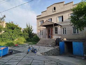 1 комнаты: Сдаётся квартира мкр Учкун 1 комната с балконам,есть внутри — 1