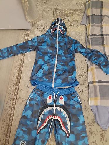 бейп худи: Костюм спортивный с капюшоном "BAPE"
Новый !
на рост 160-170 — 1