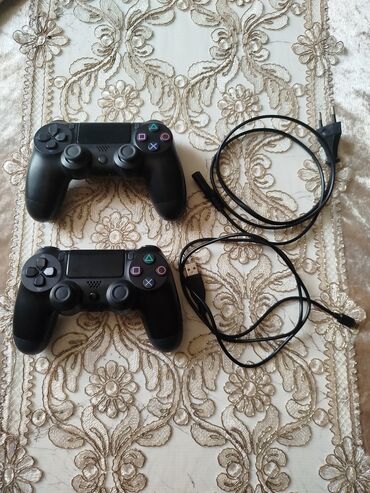 PS4 (Sony Playstation 4): Sony PlayStation 4 (PS4) — komplekt - Model: PS4 (orijinal “Fat” — 9