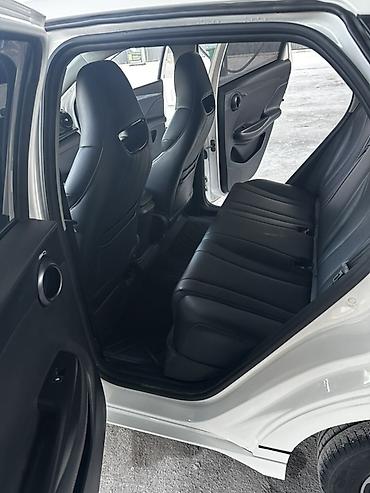 e klass: BYD E2: 2024 г., Электромобиль, Универсал — 5