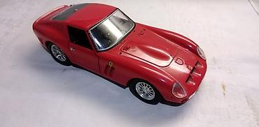 Burago Ferrari 250 GTO China(Drukciji od Italy), 1 tocak zaleplen,a