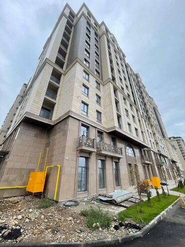 бутик беш сары: Сдаю Офис, 440 м², В жилом комплексе