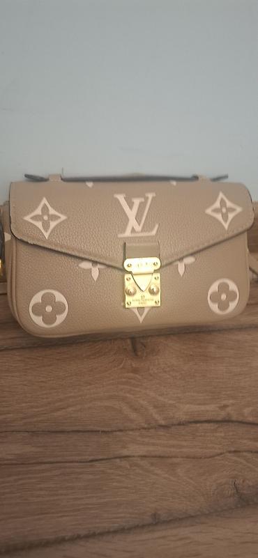 Сумки: Сумка-кроссбоди Tamaris и сумка-клатч в стиле монограм Louis Vuitton — 3