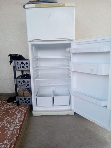 выкуп холодильников: Холодильник Indesit, Двухкамерный