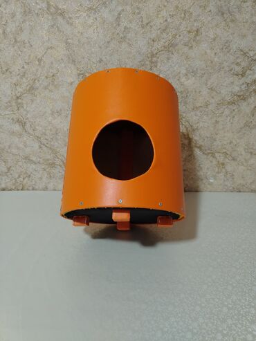 Yuvalar: Yuvarlaq dizaynlı, üzərində dəstəyi olan portativ pişik/kiçik heyvan — 19