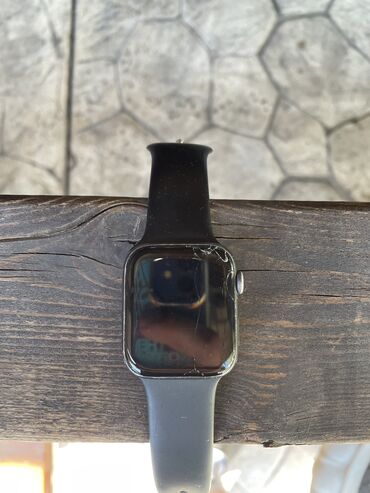 эпл вот: Продаю на запчасти Apple Watch 5 series 44mm Стекло разбитое ( один