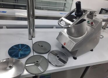аппарат для резки моркови для плова: Продаются аппарат овошорезка Есть все ножи Работает 10/10 Торг есть