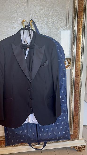 damat: Bəylik smokin kostyumu. 2 il əvvəl cəmi 1 dəfə toy günü geyinilib — 1