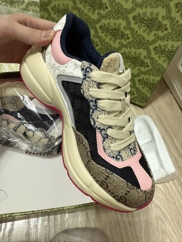 спортивные женские кофты: Кроссовки, 37, 37.5, Gucci, Новый, цвет - Бежевый, Самовывоз, Платная доставка