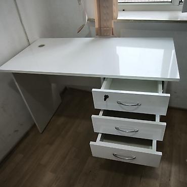Ev və bağ: Ag siyirmeli masalar, yaxşi veziyyetdedirler,bir nece eded var, Unvan — 2