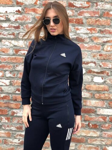Gornji i donji deo: Adidas ženska trenerka

Novo
Pamuk scuba
Veličine s m l xl 2xl — 16