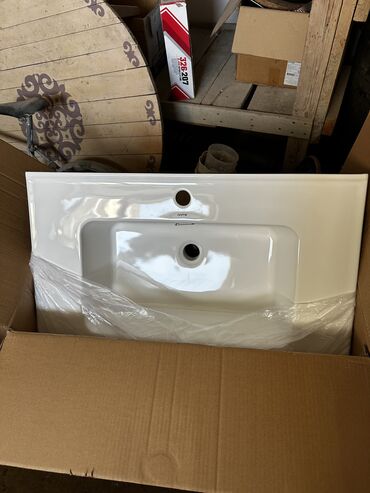 умывальник для частного дома: Раковина для ванной, Квадратная форма, Материал: Керамика, Размер: 50 x 81 см