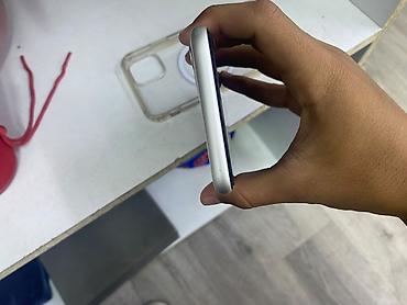 iphone 1e: IPhone 11, Б/у, 64 ГБ, Белый, Чехол, 68 % — 5