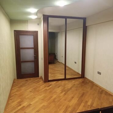 Uzunmüddətli kirayə mənzillər: Mənzil kirayə/verilir - Geniş və işıqlı zal: kristal lustra, iri — 3