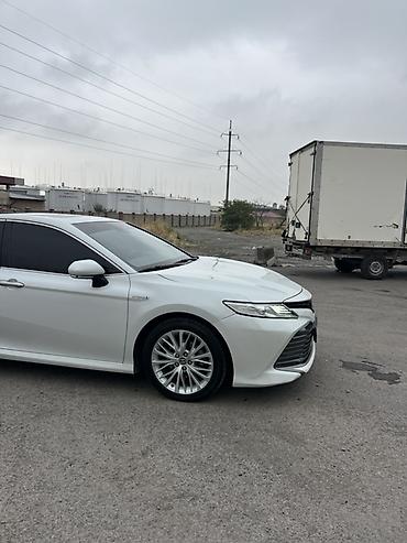Toyota: Toyota Camry: 2019 г., 2.5 л, Гибрид, Седан — 5