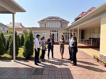 Долгосрочная аренда домов: 270 м², 8 комнат — 13