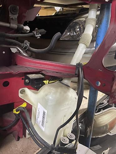 полик на стрим: Honda Stream 2003-2006 рест. - Бачок омывателя Артикул: 11723 — 1