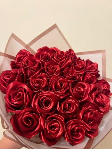 Цветы и букеты: Букеты из атласных лент - Розы ручной работы из плотных атласных лент — 4