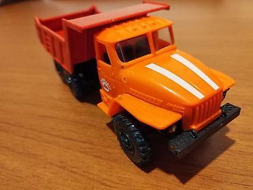 oyuncaq kamaz type 1: Oyuncaq narıncı damperli yük maşını - Material: möhkəm plastik və — 1