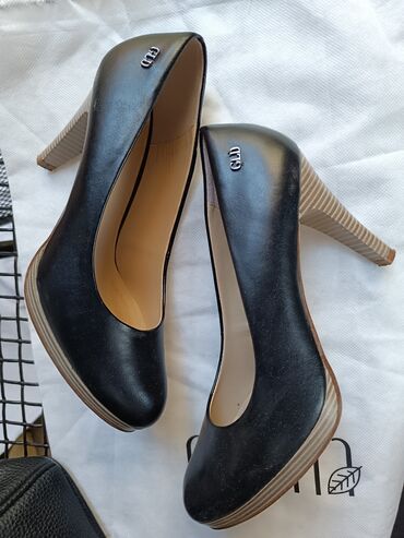 mjus cipele beograd: Pumps, Graceland, 41