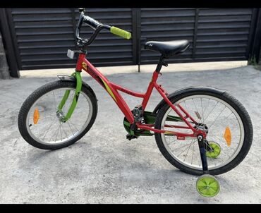 Вечерние платья: Платье 46-48 р.
Ортопед. подушка
Велосипед и т. д — 8