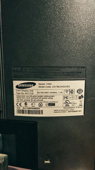 samsung 980: Samsung SyncMaster 720N LCD monitor - Ekran: 17 düym, düz (Square/5:4 — 3