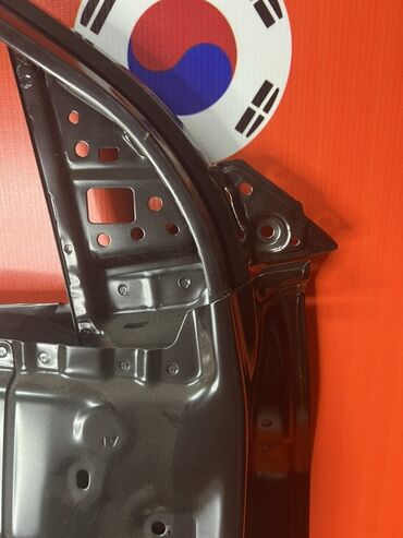 Двери и комплектующие: Новая передняя левая дверь автомобиля, выполненная из металла и — 14