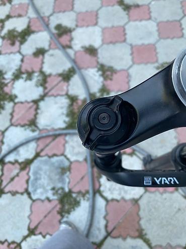 Велосипед тетиктери: Амортизационная вилка RockShox Yari,торг присутствует - Воздушная — 3