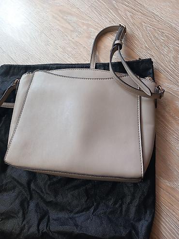 bata torba: Nine West bukvalno nova torba prelep model,aktuelne boje,dimenzija — 2