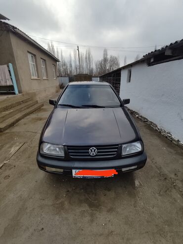 Volkswagen: Volkswagen Vento: 1994 г., 1.8 л, Механика, Бензин, Седан