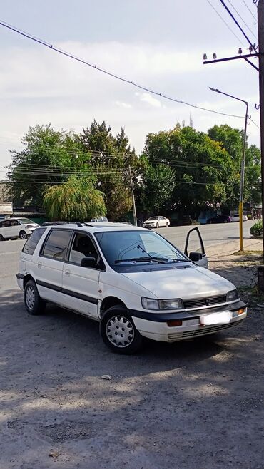 митсубису: Mitsubishi Space Wagon: 1993 г., 2 л, Механика, Бензин, Минивэн