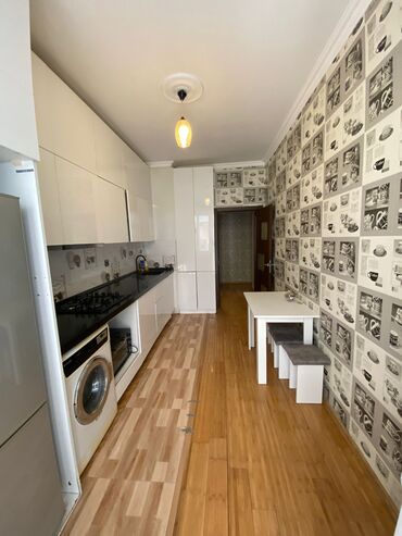 Uzunmüddətli kirayə mənzillər: Kristalin binasinda 13/3 mertebesinde 3 otaqli ev 550 azn evde bütun — 4