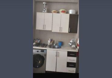 встроенные микроволновые печи: Mətbəx mebeli dəsti – üst və alt modullar, qaz plitəsi və lavabo ilə