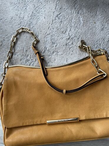 Lične stvari: Miu Miu torba oker, par puta nosena samo, atraktivan model sa zlatnim